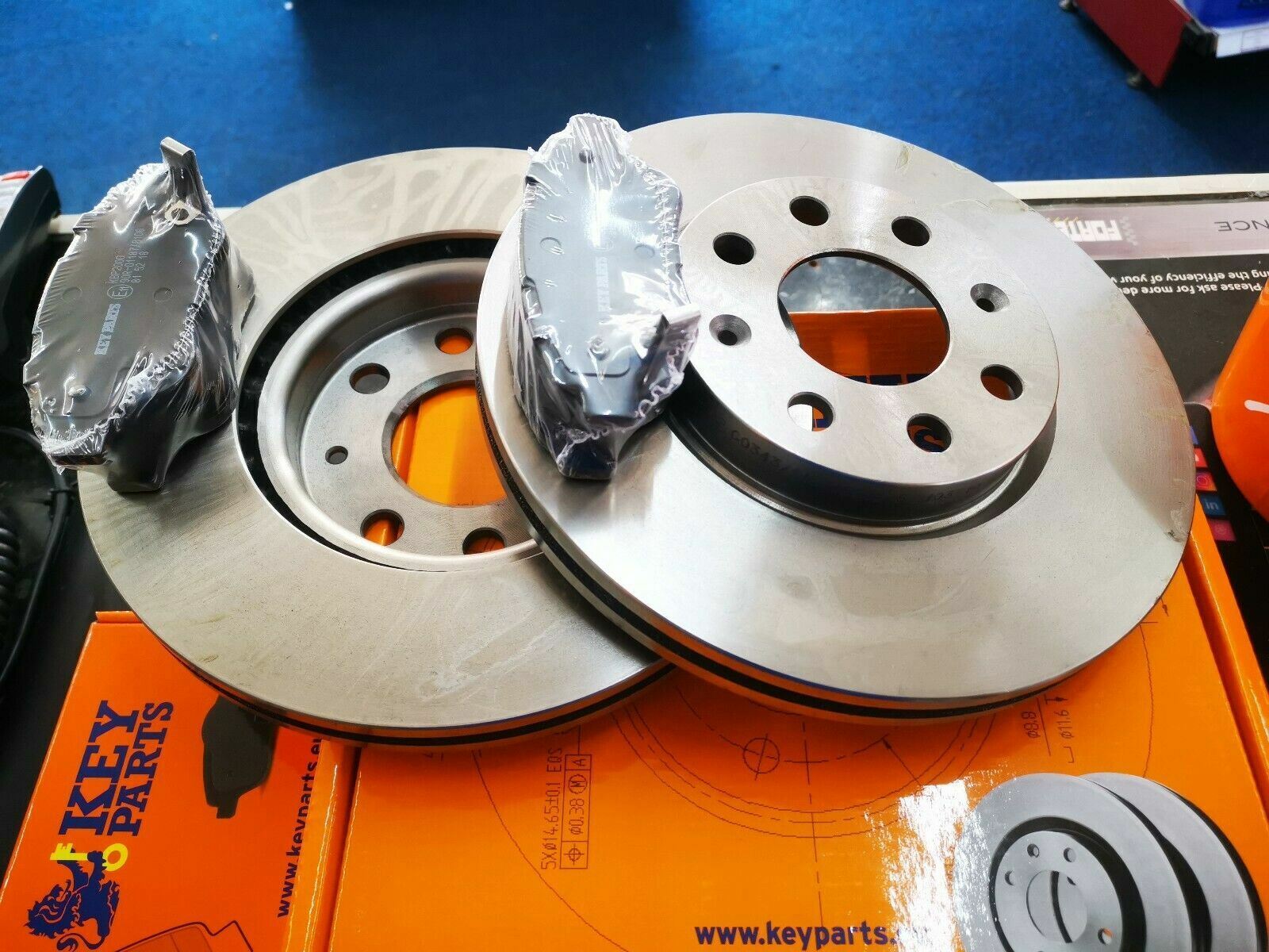 FRONT BRAKE DISCS & PADS FITS VAUXHALL CORSA D **BRAND NEW** eBay