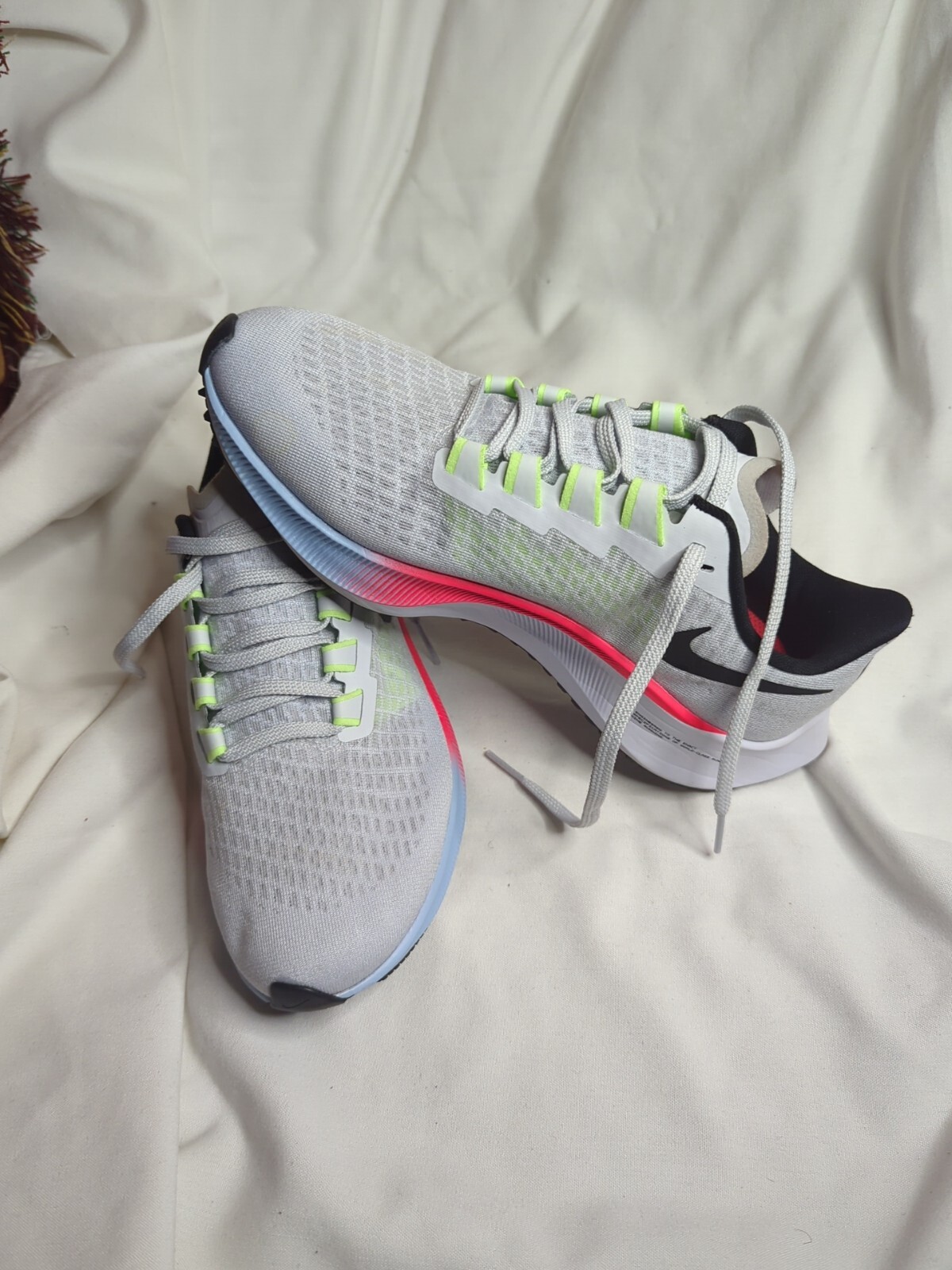 Nike Air Zoom Pegasus 37 Sneakers Running Platinum Crimson Blue Womens 9 XE