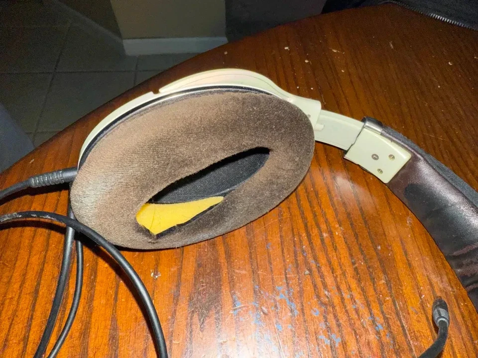 Наушники-вкладыши Sennheiser HD 598 — коричневые - Изображение 4 из 4