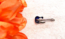 GUITAR LAPEL PIN FLAG USA STARS STRIPES MUSIC ROCK ROLL MUSIC PLAY BASS CH15