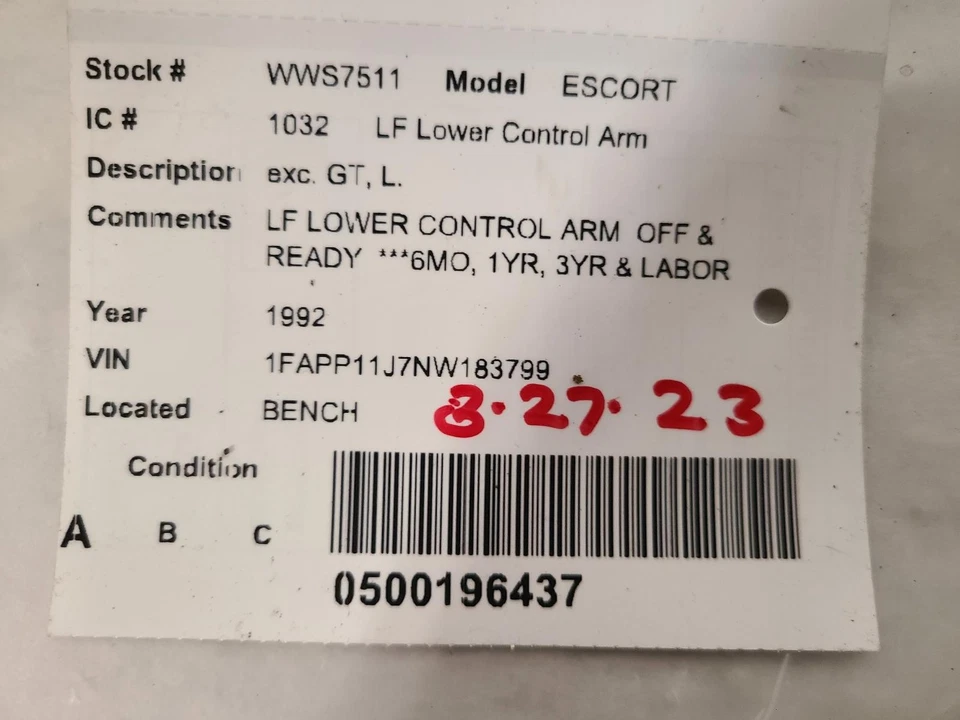 Brazo de control inferior inferior delantero izquierdo usado se adapta a: Ford Escort 1992 exc. GT Fro Foto 3 de 4