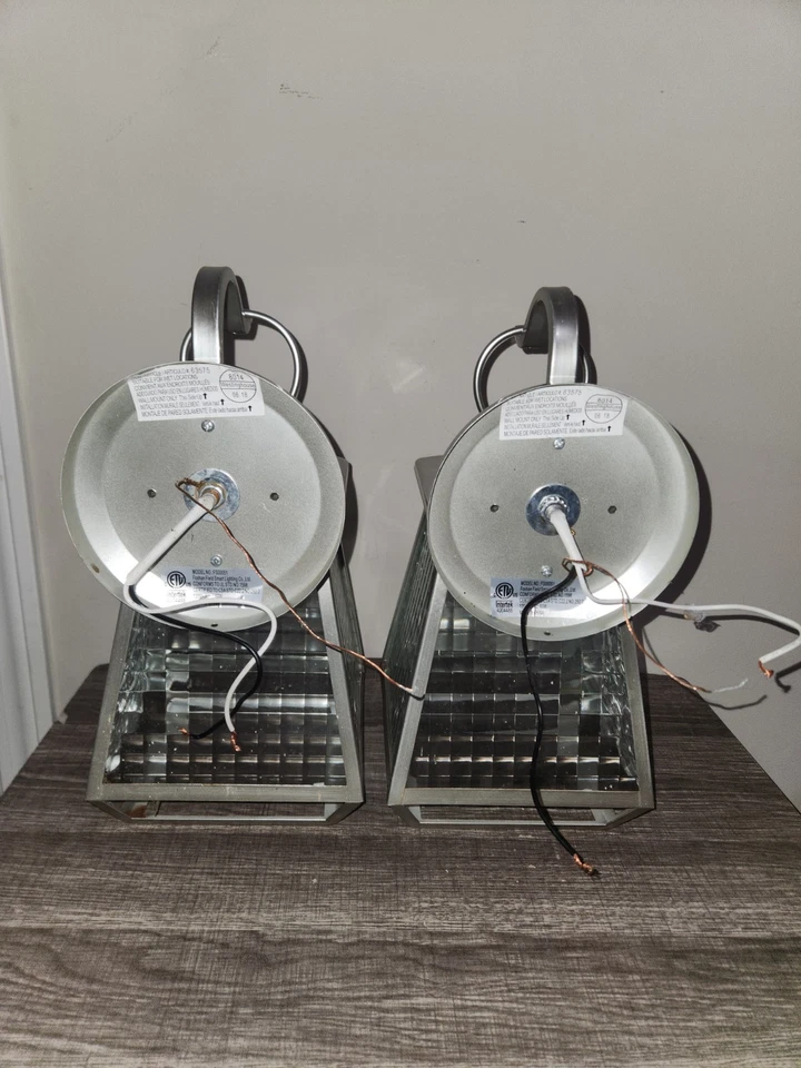 Juego de 2 lámparas de pared Westinghouse Foto 4 de 4