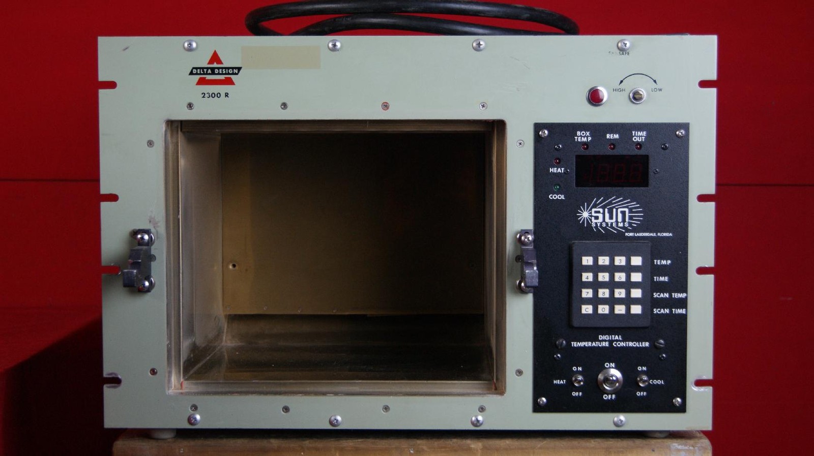 Delta 2300RC 08719 Delta Design 2300RC Temperature Chamber