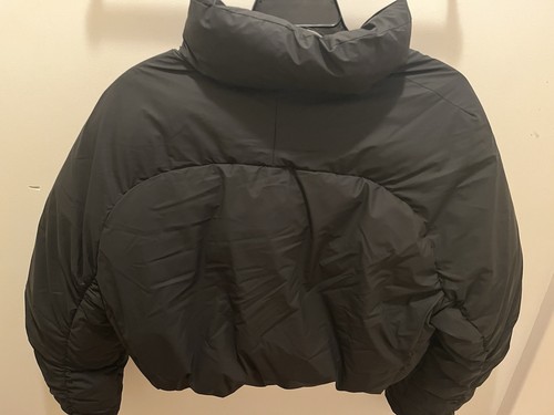 khy By kylie jenner Cropped Puffer Jacket In Black Size Large NEW - Picture 3 of 10