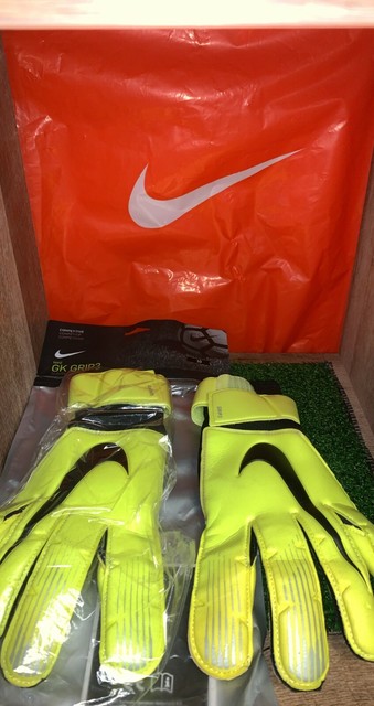 nike gk grip 3 goalkeeper gloves
