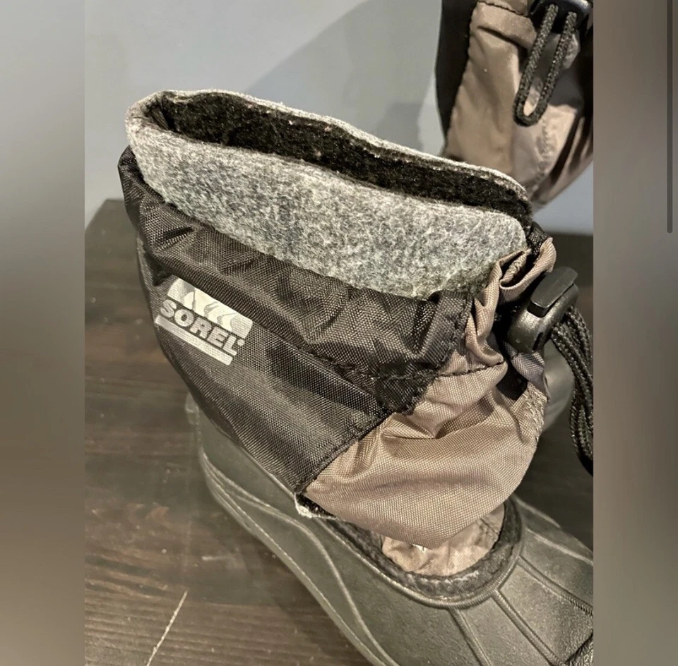 Botas de nieve negras Sorel para niños talla 12 inserciones de lana Foto 3 de 4