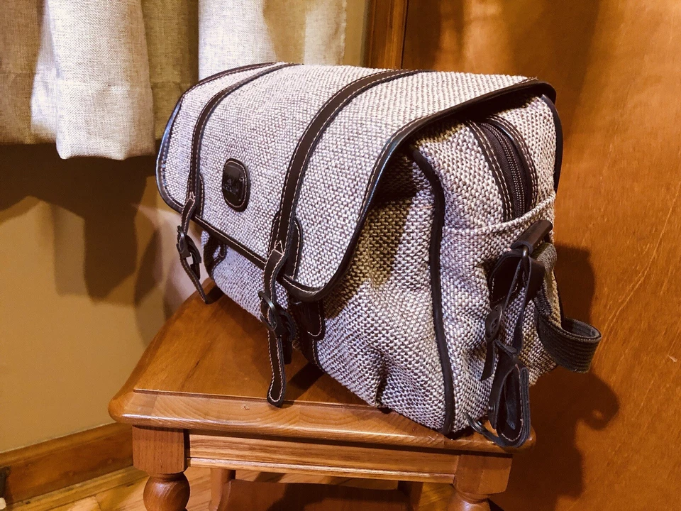 Vintage Jordache Tan Tweed And Brown Leather Carry On Shoulder Bag - Very Sturdy - Image 2 of 4