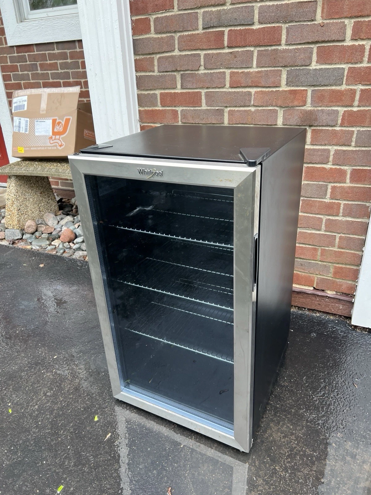 Mini Refrigerator Whirlpool 3.6 cu ft Beverage Center - Stainless Steel WHB36S
Opens in a new window