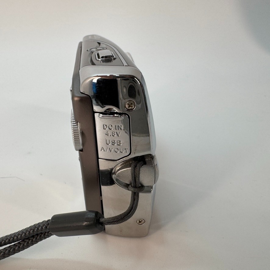 Olympus Stylus 1020 Digital Camera Compact 7x Zoom w/ 256MB XD