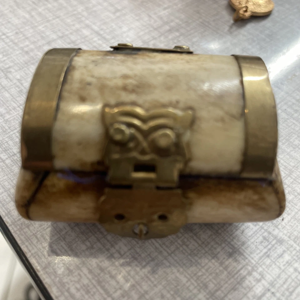 Petit Coffre Ancien - Photo 2/4