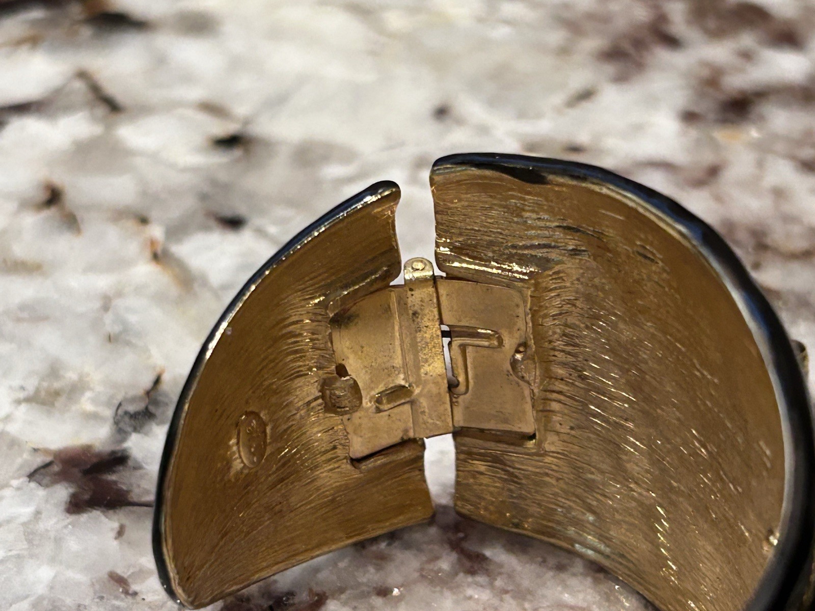 Vintage KJL Kenneth Jay Lane Enamel Hinged Cuff B… - image 5