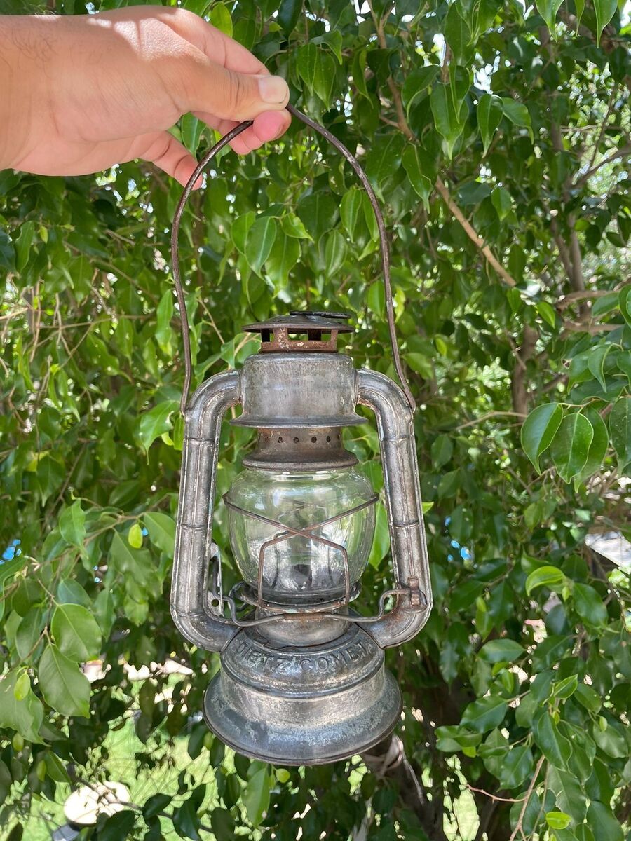 Old Vintage Dietz Comet Iron Kerosene Oil Lamp Lantern With Old Vintage Dietz Comet Iron Kerosene Oil Lamp Lantern With