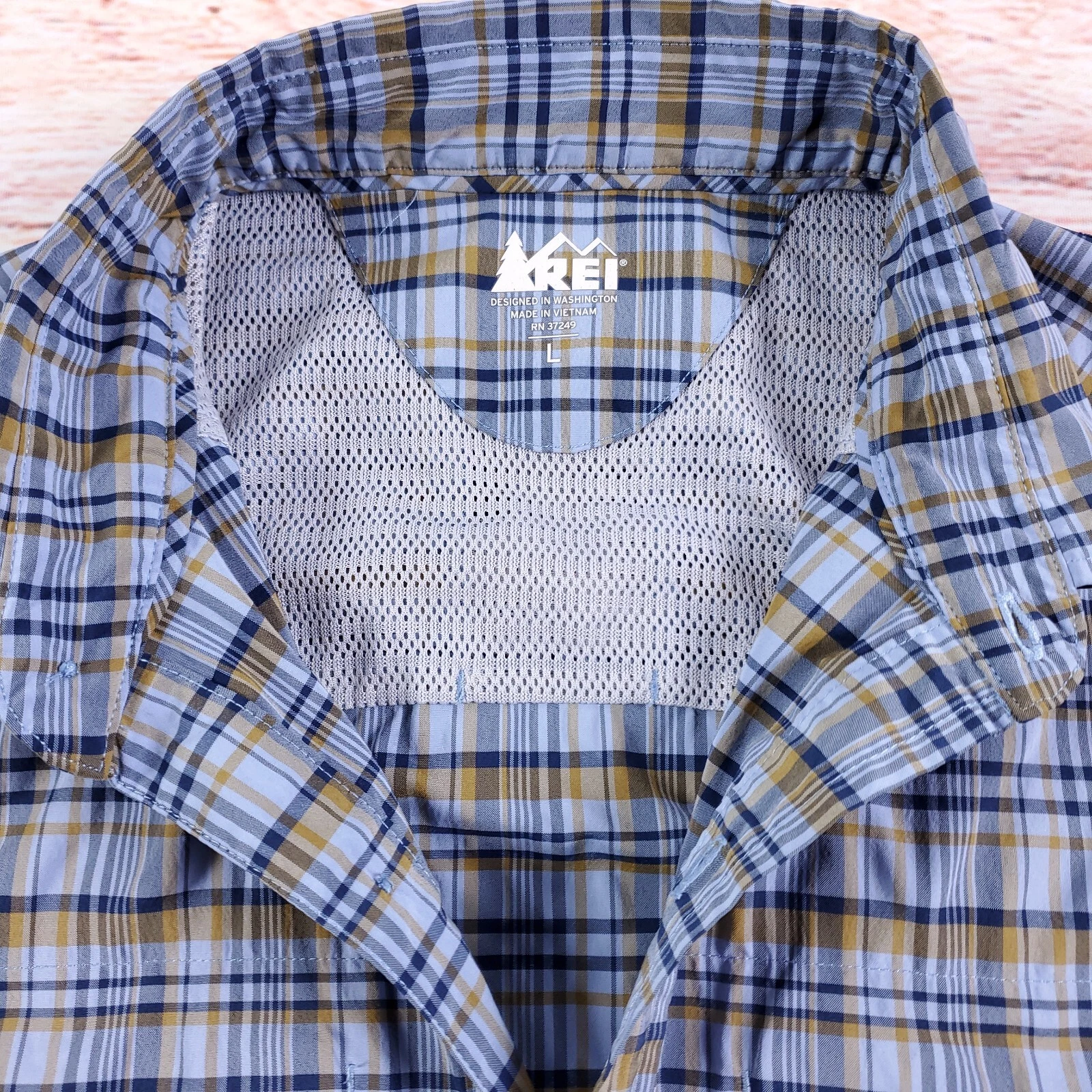 REI Men's L Plaid Vented Long Sleeve Fishing Hiking Button Up Shirt Poly/Spandex