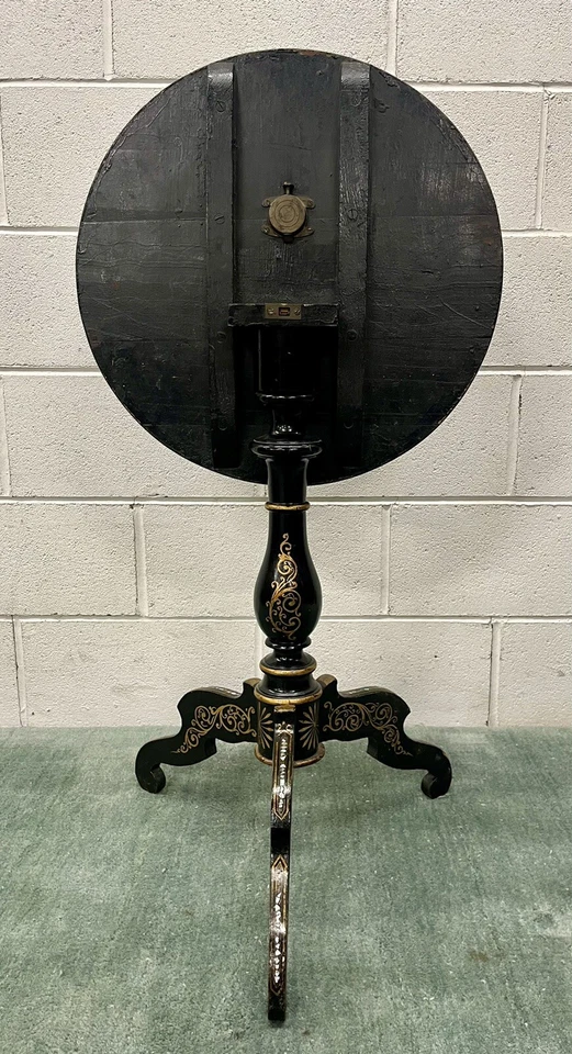 1860 English Black Lacquer Chinoiserie 20" Tilt-Top Pedestal Table Abalone Inlay - Image 3 of 4