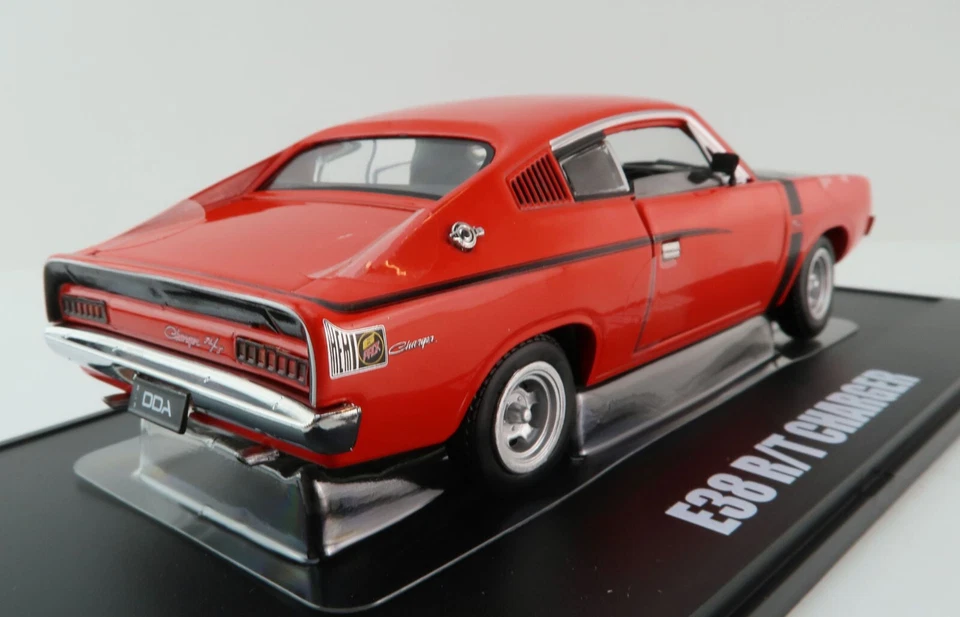 DDA Collectibles DDA32816 - Chrysler VH Valiant E38 R/T Charger Red - Scale 1:32 - Image 2 of 4
