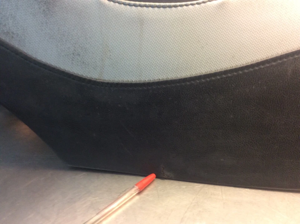 Polaris Trail Touring 550F 2006 Seat *Some Small Tears* 23021304 - Image 2 of 4