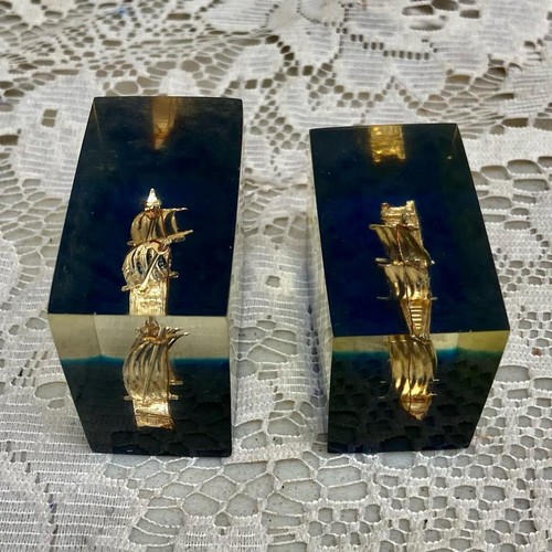 Lot of 2-1950s Vintage, Rare, Acrylic Lucite Gold Sailboat-Ship Paperweight - Picture 2 of 12