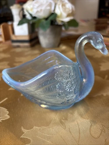 Fenton Blue Iridescent Swan Glass Figurine Trinket Dish Vintage