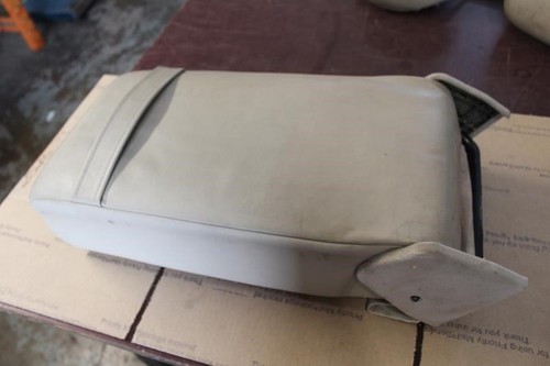 1998 1999 2000 LEXUS LS400 REAR SEAT CONSOLE ARM REST TAN LF03