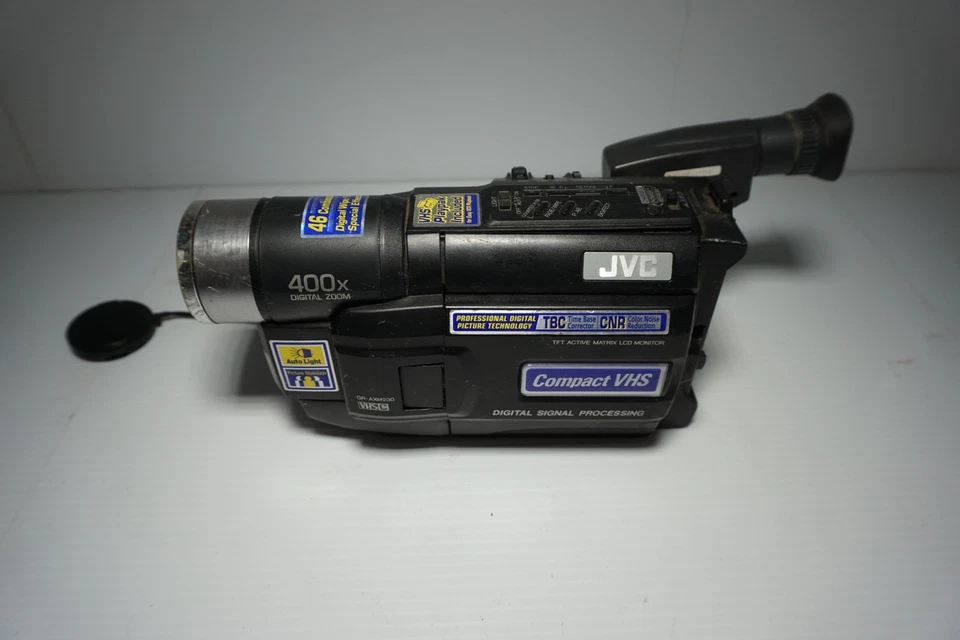 JVC COMPACT VHS CAMCORDER MODEL GR-AXM230U (FQP138) - Image 2 of 4