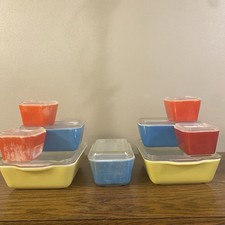 18 Piece Pyrex Primary Color Refrigerator (4) 501 B (3) 502 B  (2) 503 B + Lids