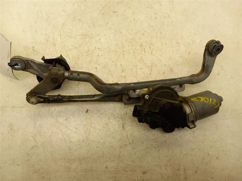 MOTOR LIMPIAPARABRISAS TOYOTA YARIS LE 1,5 L 12-18  Foto 2 de 4