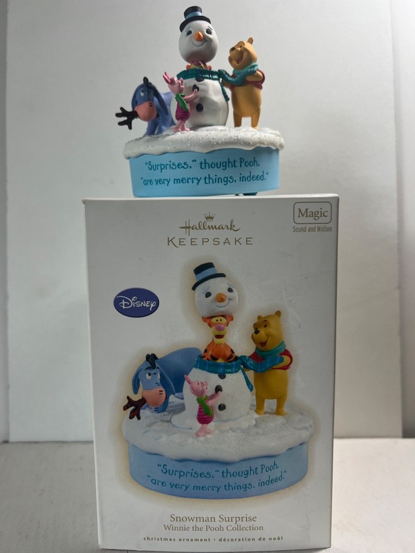 Disney's Snowman Suprise Winnie the Pooh Collection  2009 NiB