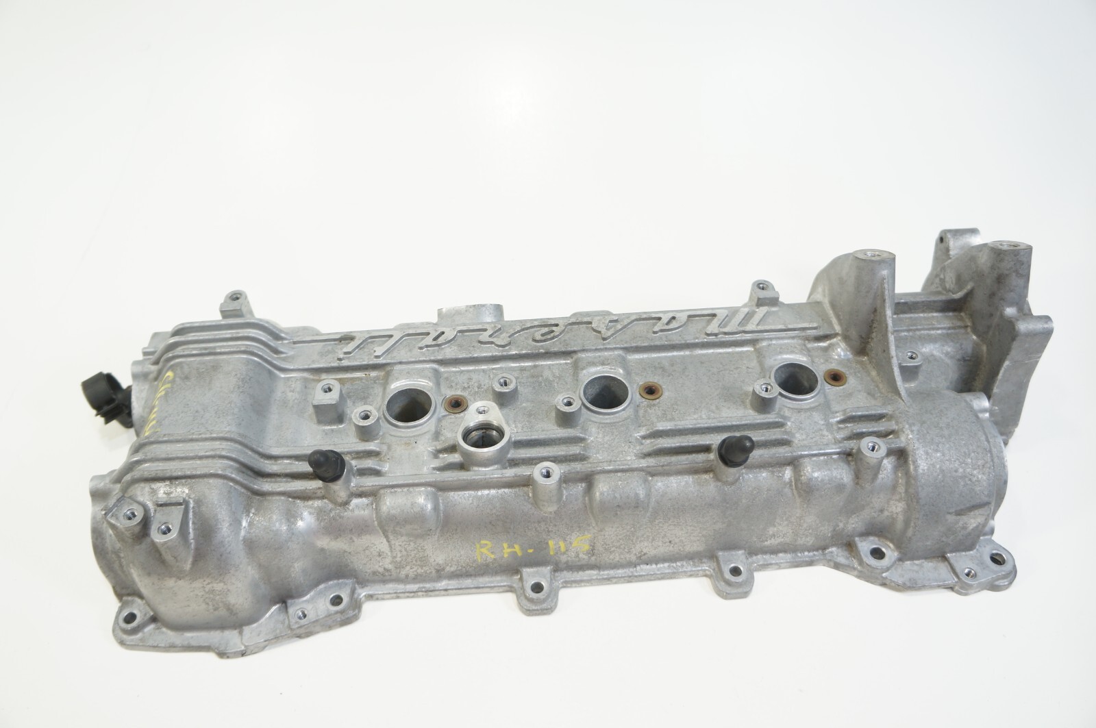 14-2019 maserati ghibli 3.0l v6 right passenger side engine valve cylinder cove