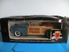 Chrysler 1948 Town & Country Woody Convertible Motor City Classics box so NEW W3