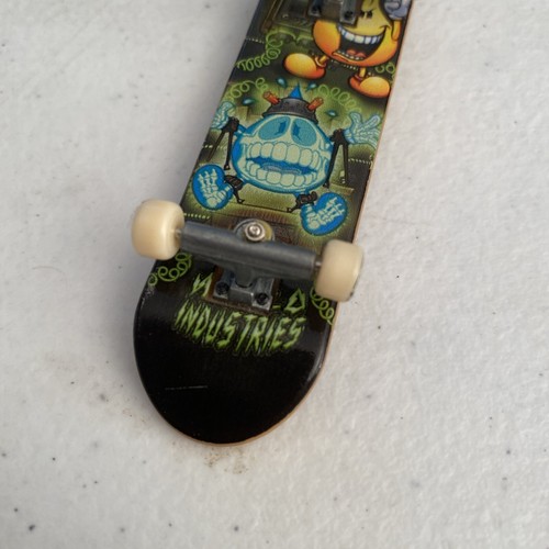 World Industries Limited Edition Tech Deck Finger Board "Danger High Voltage" - Picture 5 of 6