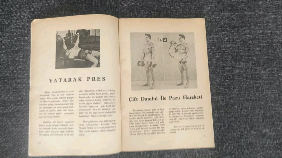 Arnold Schwarzenegger 1975 Bodybuilding Vintage  Magazine Inc Poster Arnold  - Image 2 of 4