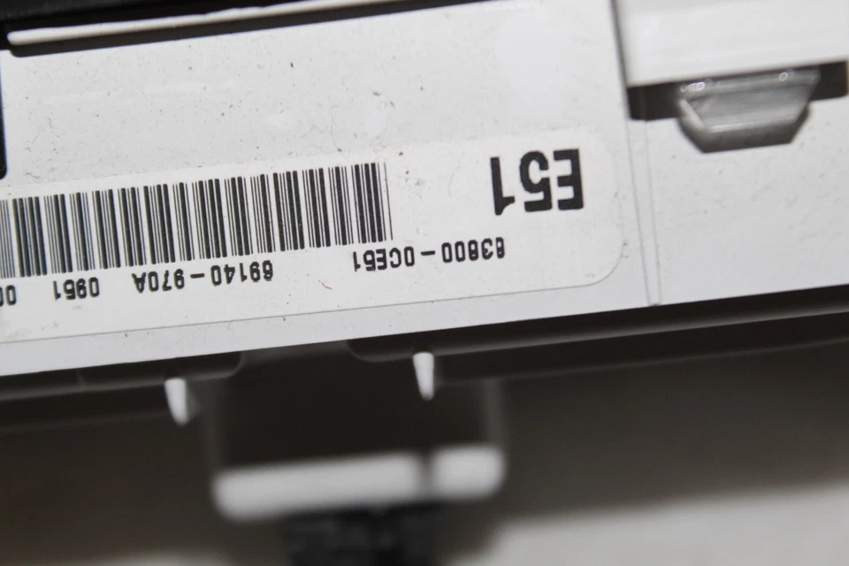 Cuadro de instrumentos velocímetro Toyota Tundra 2011 indicadores de panel 148.211 millas Foto 3 de 3