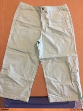 WOMEN'S J.H. COLLECTIBLES Size 8 CAPRI PANTS Worn 1-2 Euc Light Green