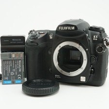 Fujifilm FinePix S5 Pro DSLR Camera Body w/ Battery Charger from Japan