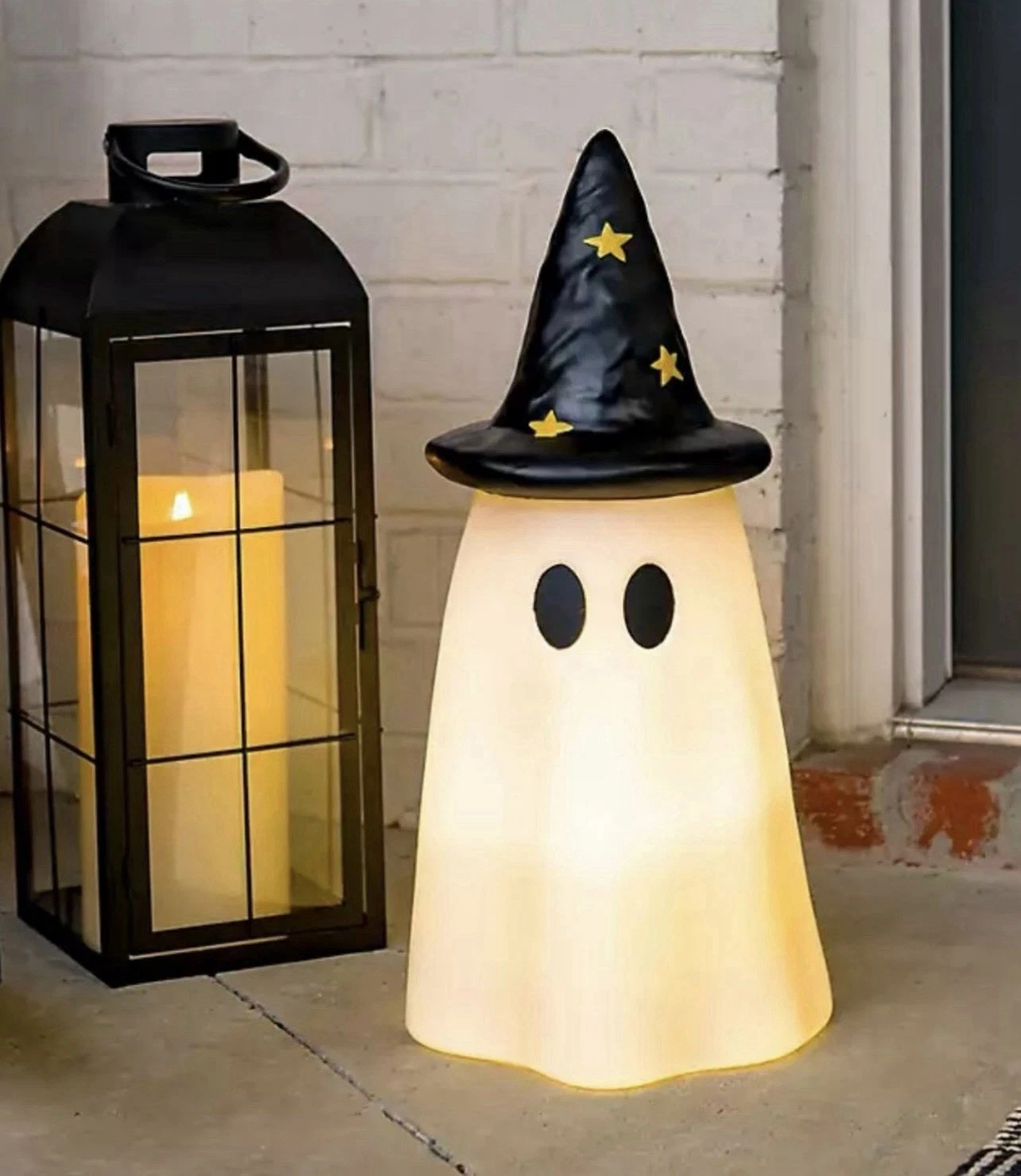 Pre-Lit Blow Mold Ghost NWT