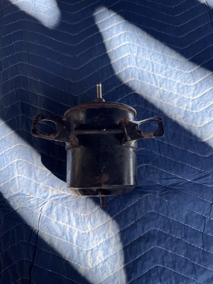 89-95 Geo Tracker 8v 1.6 OEM bote de vapor de combustible Foto 2 de 3