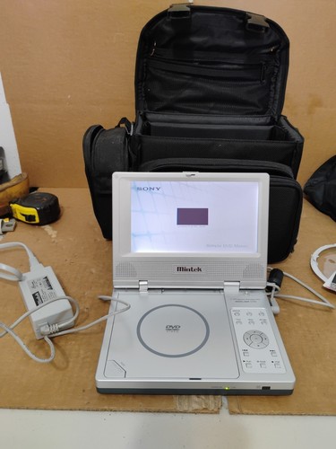 Mintek MDP-1770 Portable DVD Player 7" TFT Monitor Charger Cables & Travel Case
