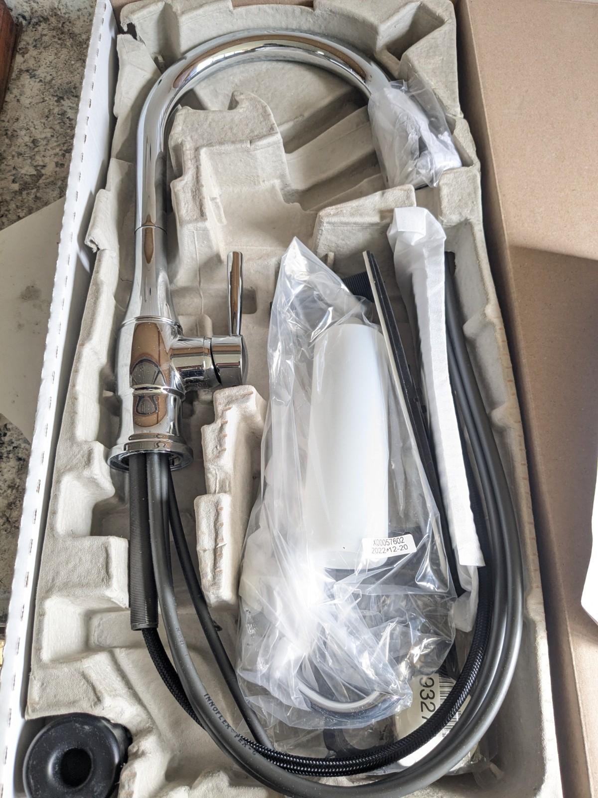 Delta Hazelwood 1 Handle Pull-Down Kitchen Faucet Chrome Open Box 