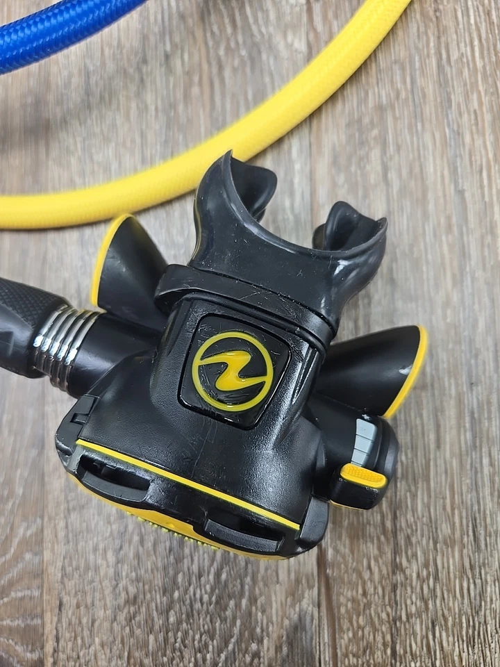 Aqualung Legend 3 Octopus Regulator Gear DIN 300 Bars with 2 Hoses - Image 3 of 4
