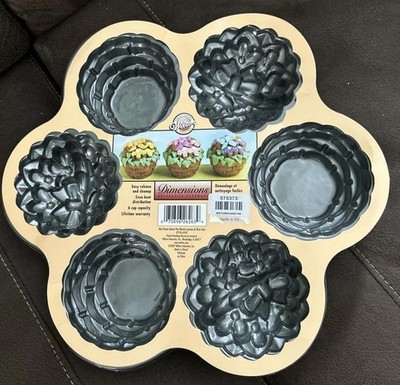 Wilton Dimensions Mini Flower Pot Basket Cake Pan. #2105