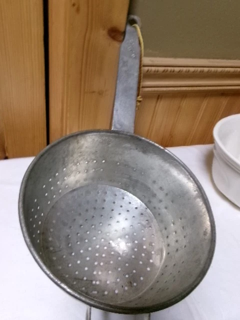 Primitive double handle colander strainer basket 3 in d x 6.5 handle m/France 18