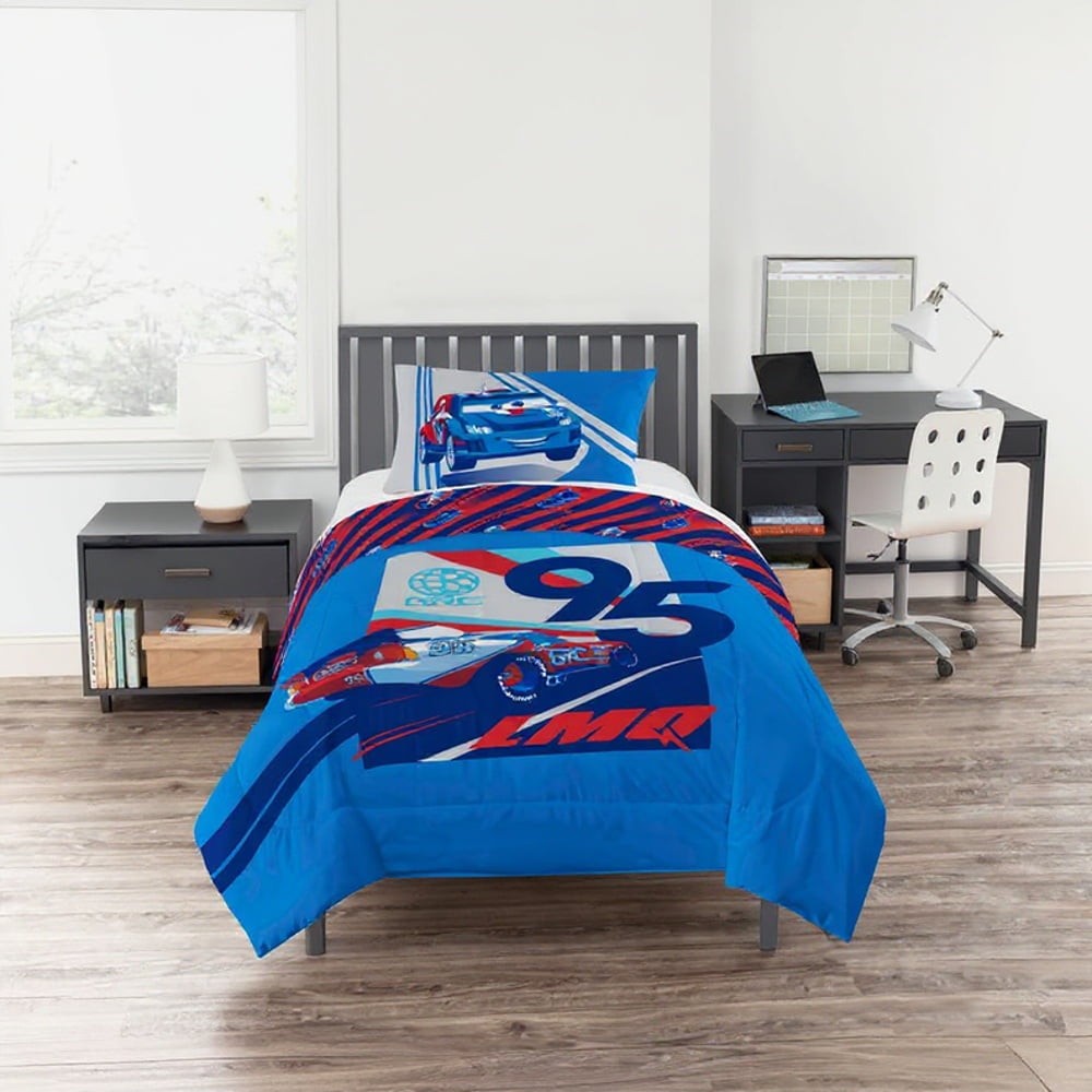 Disney Cars 2-Piece Kids Reversible Comforter and Pillowcase Bedding Set 5490₽