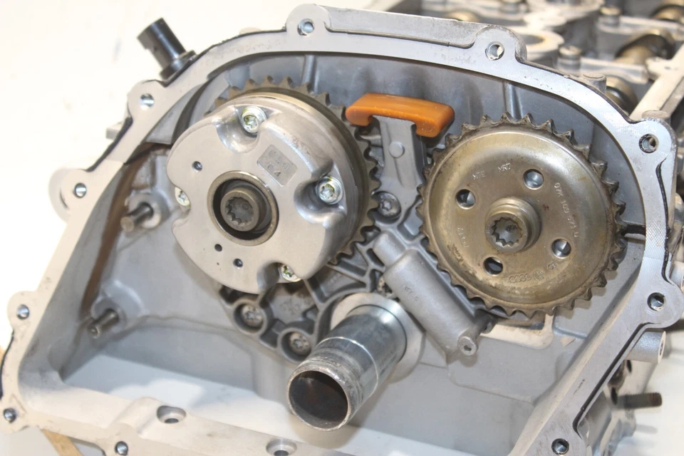 VOLKSWAGEN BEETLE 2006-2010 CONJUNTO DE CULATA DE MOTOR DE 2,5 L CON PERNOS OEM Foto 4 de 4