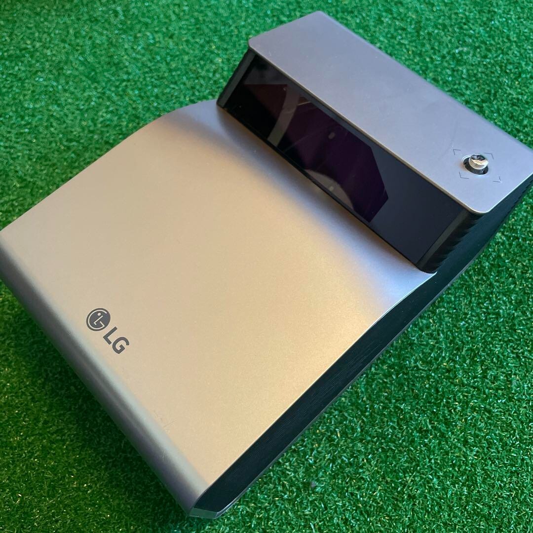 LG PH450UG Ultra Short Focus LED Projector Built-in Battery 450lm