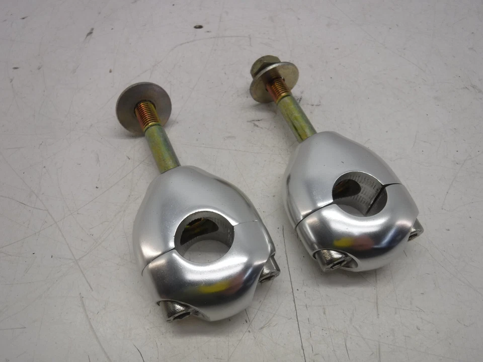 Elevadores de manillar Triumph Tiger 1050 2010 OEM Foto 3 de 3