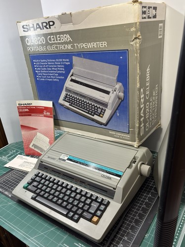 Sharp Celebra QL-820 Portable Typewriter Made In Korea 16" w/ Box And Manual - Picture 3 of 16