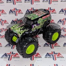 GRAVE DIGGER GHOST PAINT Spin Master Monster Jam Truck 1:64