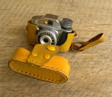 Vintage Minetta Mini Spy Film Camera in Leather Case, Japan ( READ )