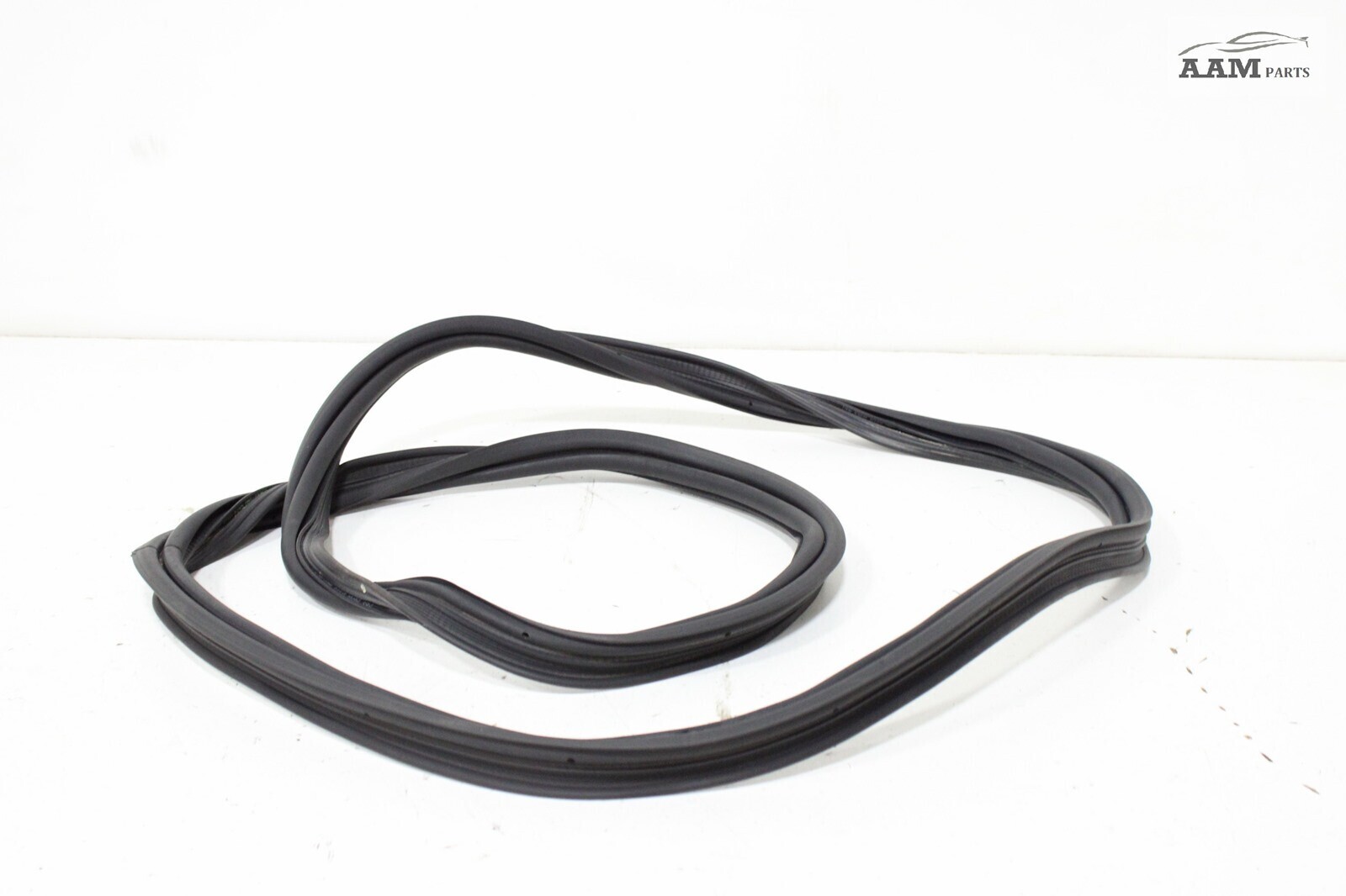2014-2021 MASERATI GHIBLI M157 SEDAN REAR TRUNK DECK LID WEATHERSTRIP SEAL OEM