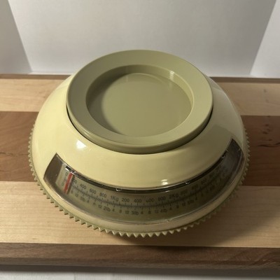 Vintage Mid Century Modern Round Kitchen Food Scale  7 Pounds 3 kg